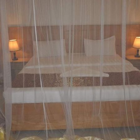 Hoima Eka Hotel ภายนอก รูปภาพ